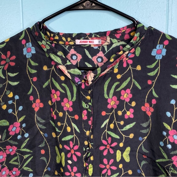 Johnny Was Size XXL Black Multi Floral 100% Silk Button Front Blouse - Picture 10 of 16